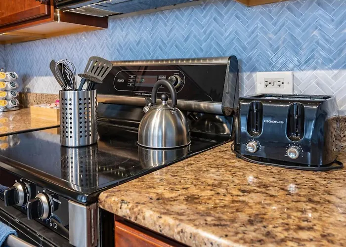 Spacious Downtwn Penthouse Vintage 3bd-gym & Balcony #2