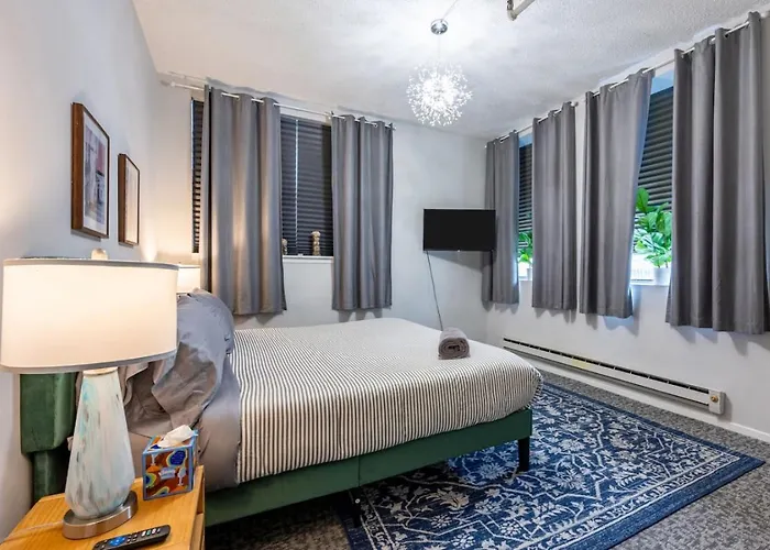 Spacious Downtwn Penthouse Vintage 3bd-gym & Balcony #2