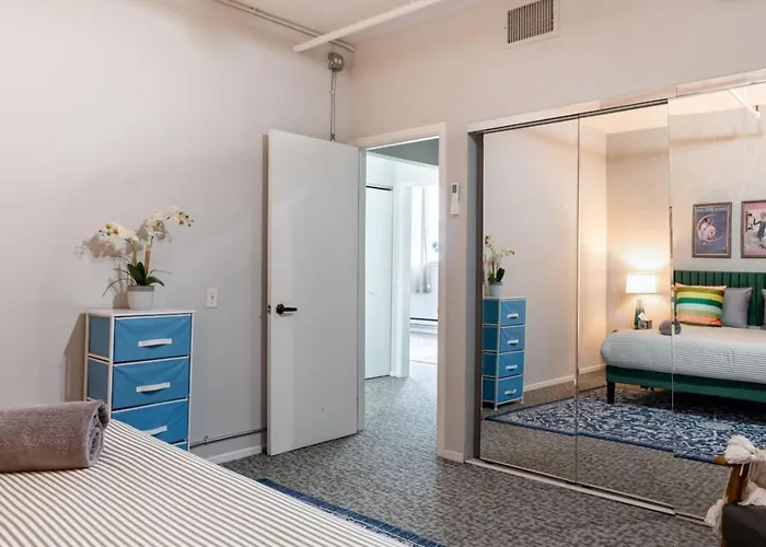 Spacious Downtwn Penthouse Vintage 3bd-gym & Balcony #2